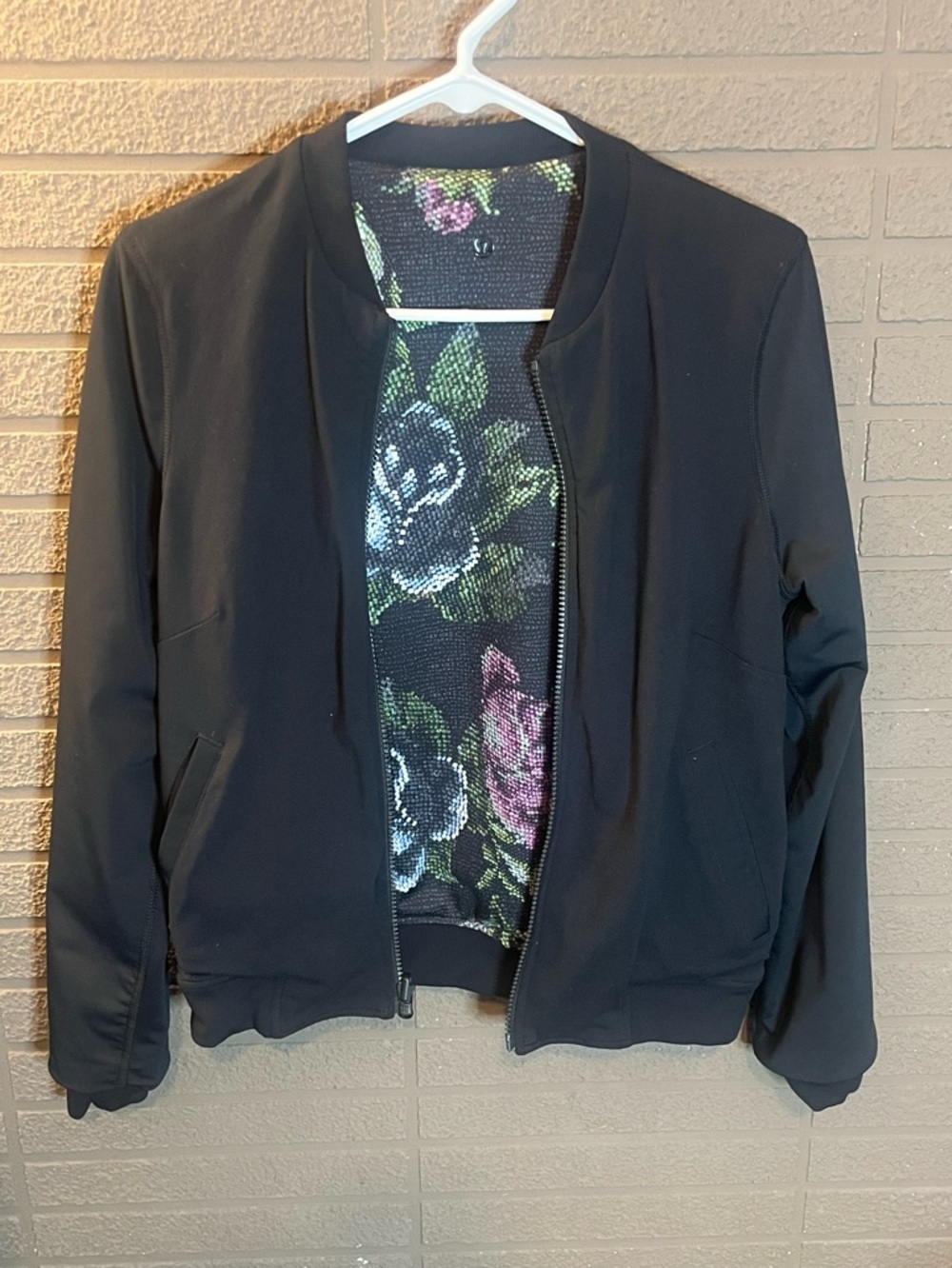 Lululemon Reversible Floral Bomber Jacket Black/Rose Print Size 6 wFloral Lining